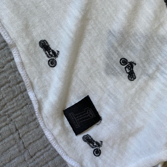 Harley-Davidson Women’s Distressed Cream Tank Top w/Little Motorcycles s… - Picture 5 of 9